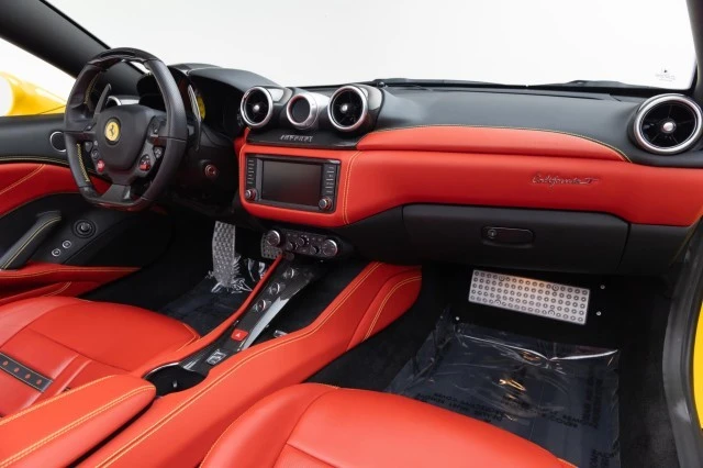 2016 Ferrari California T - Image 2 of 4