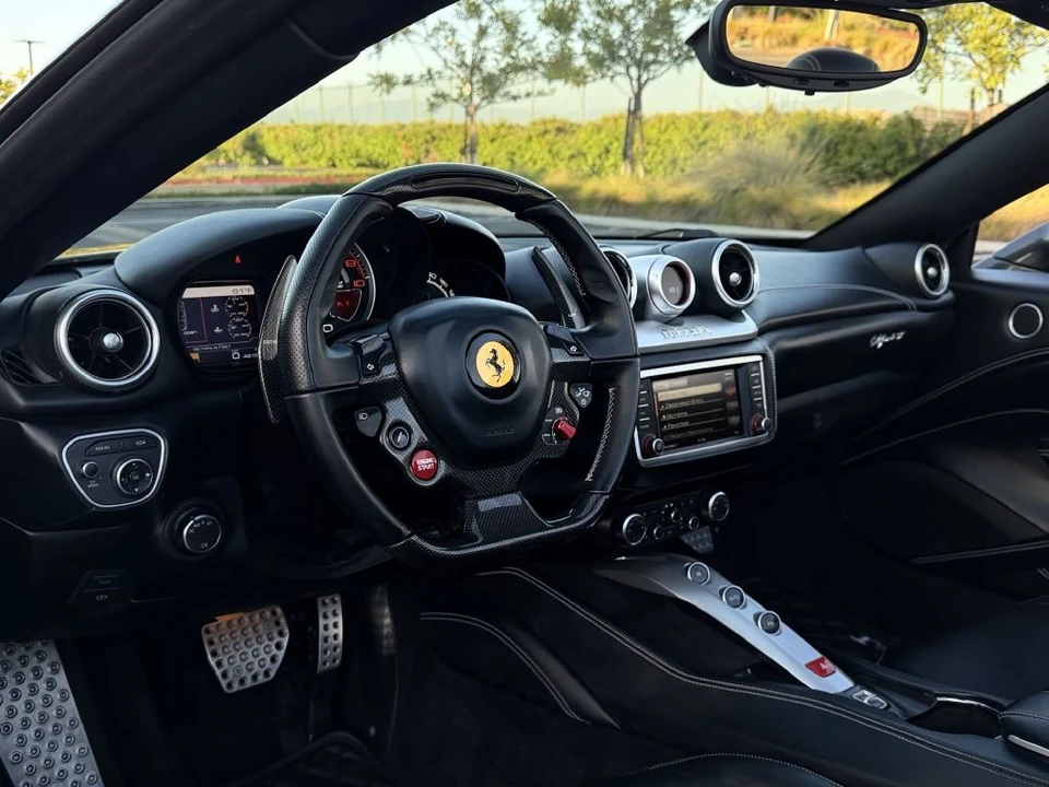 2016 Ferrari California T - Image 19 of 31
