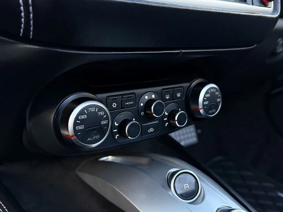 2016 Ferrari California T - Image 30 of 31