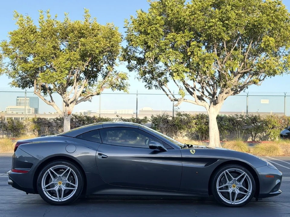 2016 Ferrari California T - Image 7 of 31