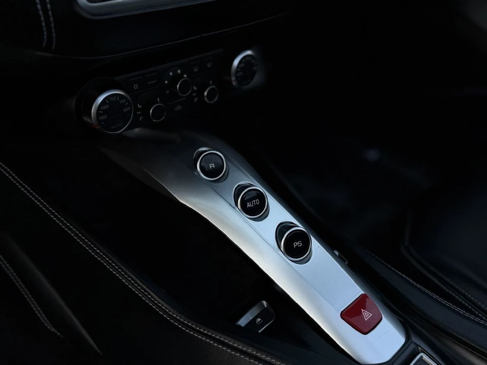 2016 Ferrari California T - Image 29 of 31