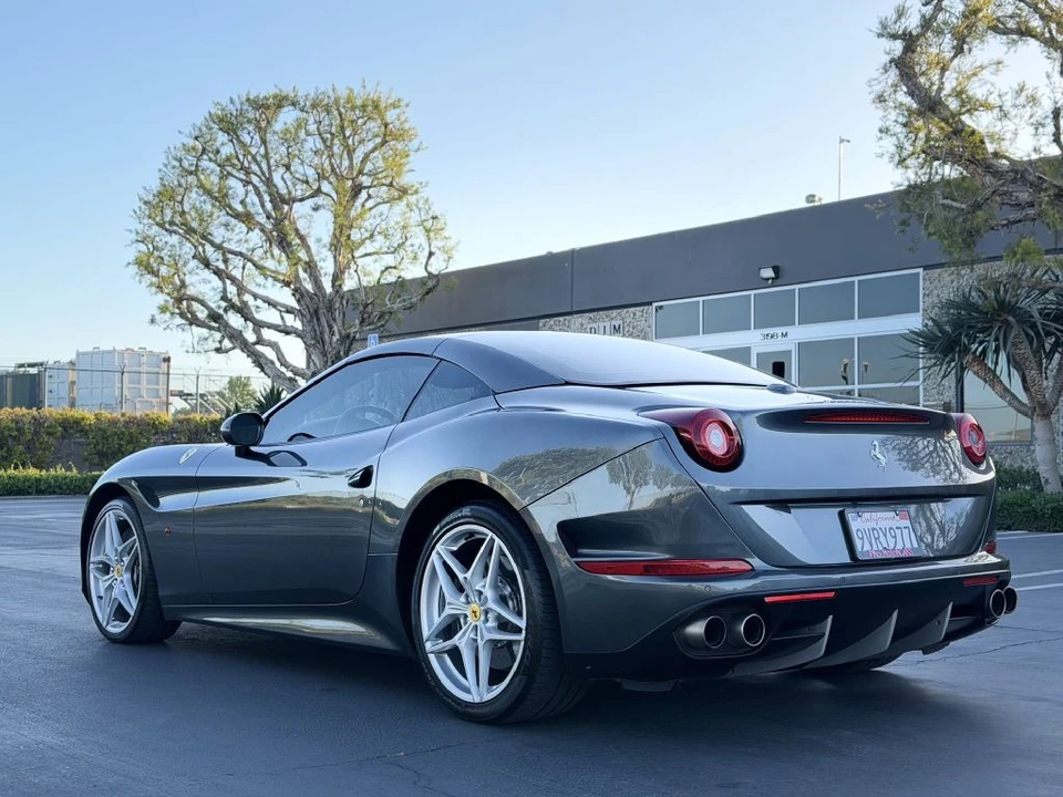 2016 Ferrari California T - Image 8 of 31