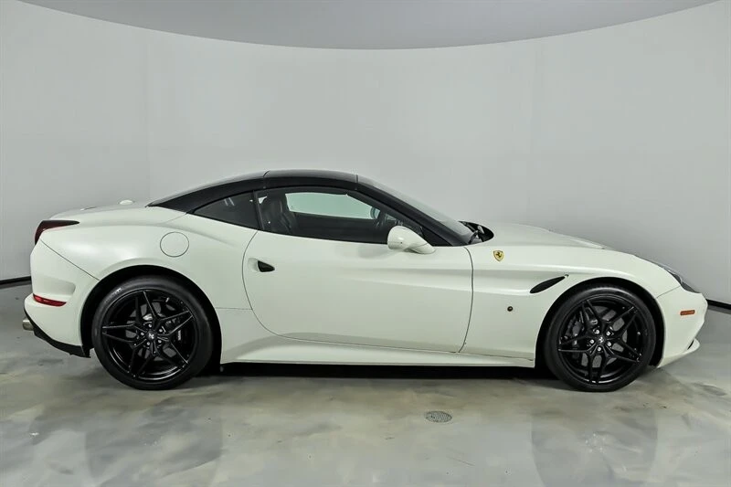 2016 Ferrari California T - Image 12 of 31