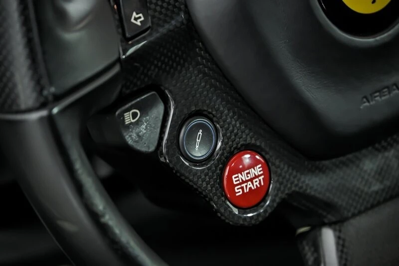 2016 Ferrari California T - Image 25 of 31