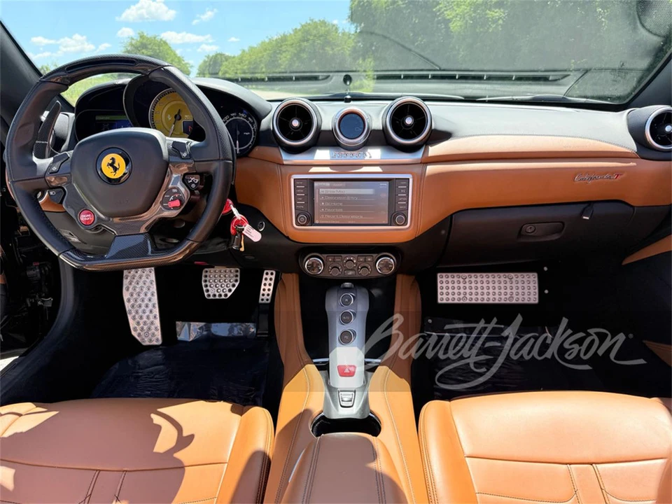2016 Ferrari California T - Image 4 of 5