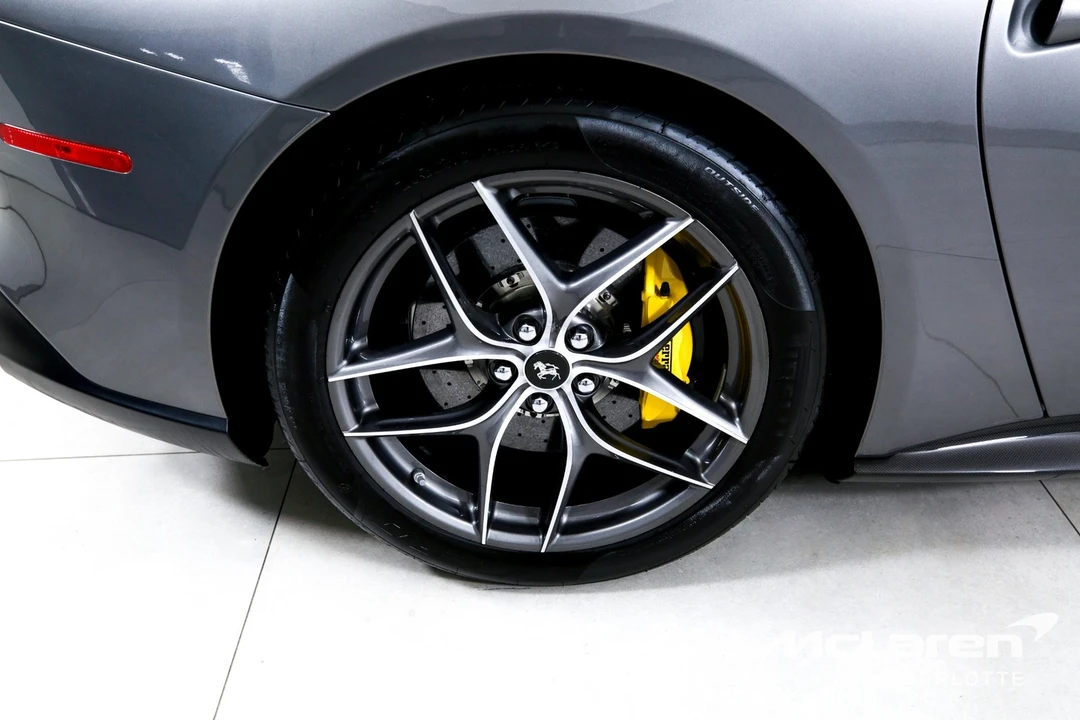2016 Ferrari F12berlinetta - Image 28 of 31