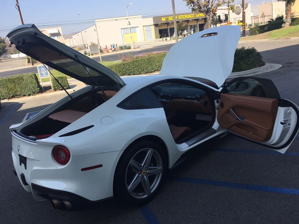 2016 Ferrari F12berlinetta - Image 26 of 31