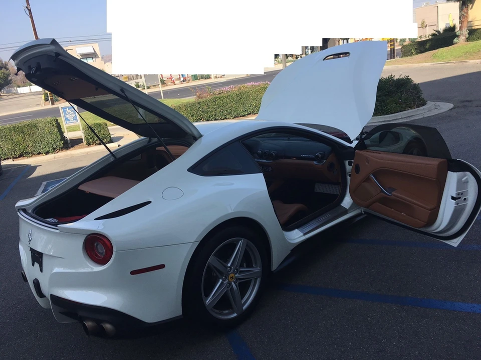 2016 Ferrari F12berlinetta - Image 27 of 31