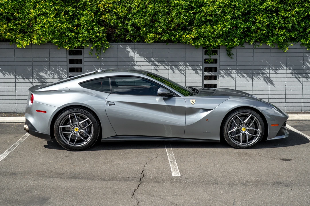 2016 Ferrari F12berlinetta - Image 13 of 31