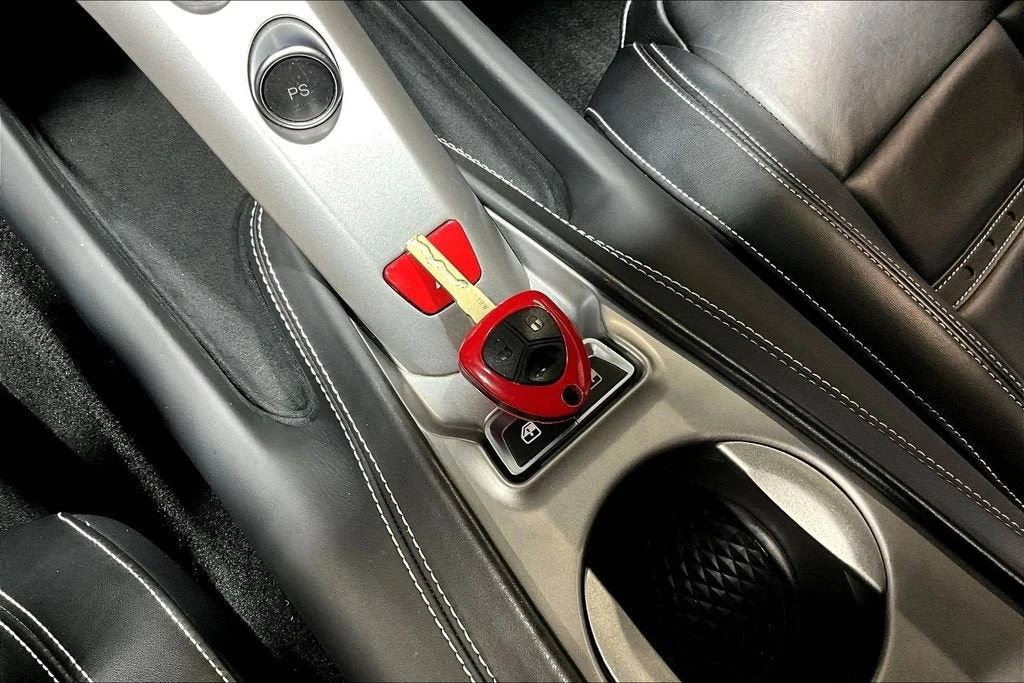 2016 Ferrari F12berlinetta - Image 28 of 29