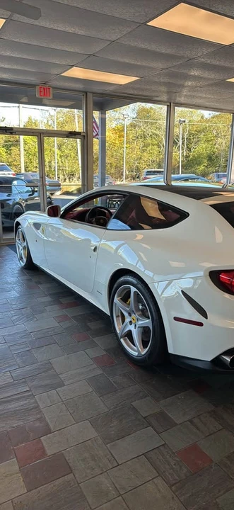 2016 Ferrari FF - Image 10 of 14