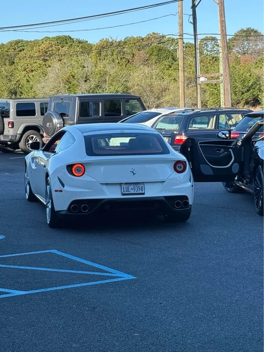 2016 Ferrari FF - Image 9 of 14