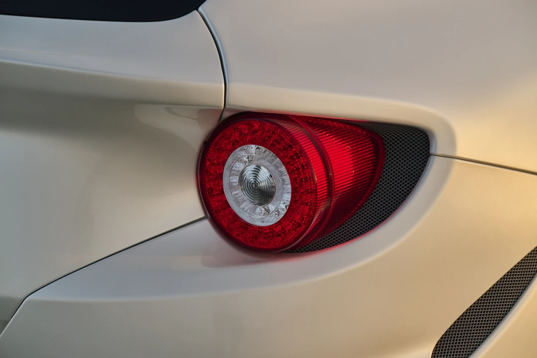 2016 Ferrari FF - Image 16 of 31