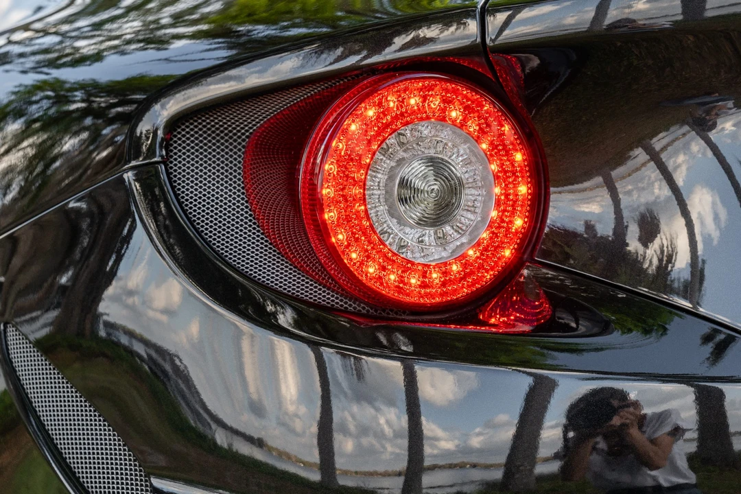2016 Ferrari FF - Image 16 of 31