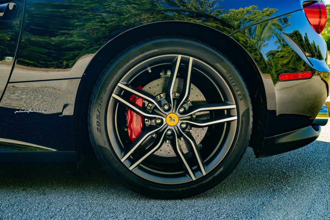 2016 Ferrari FF - Image 24 of 31