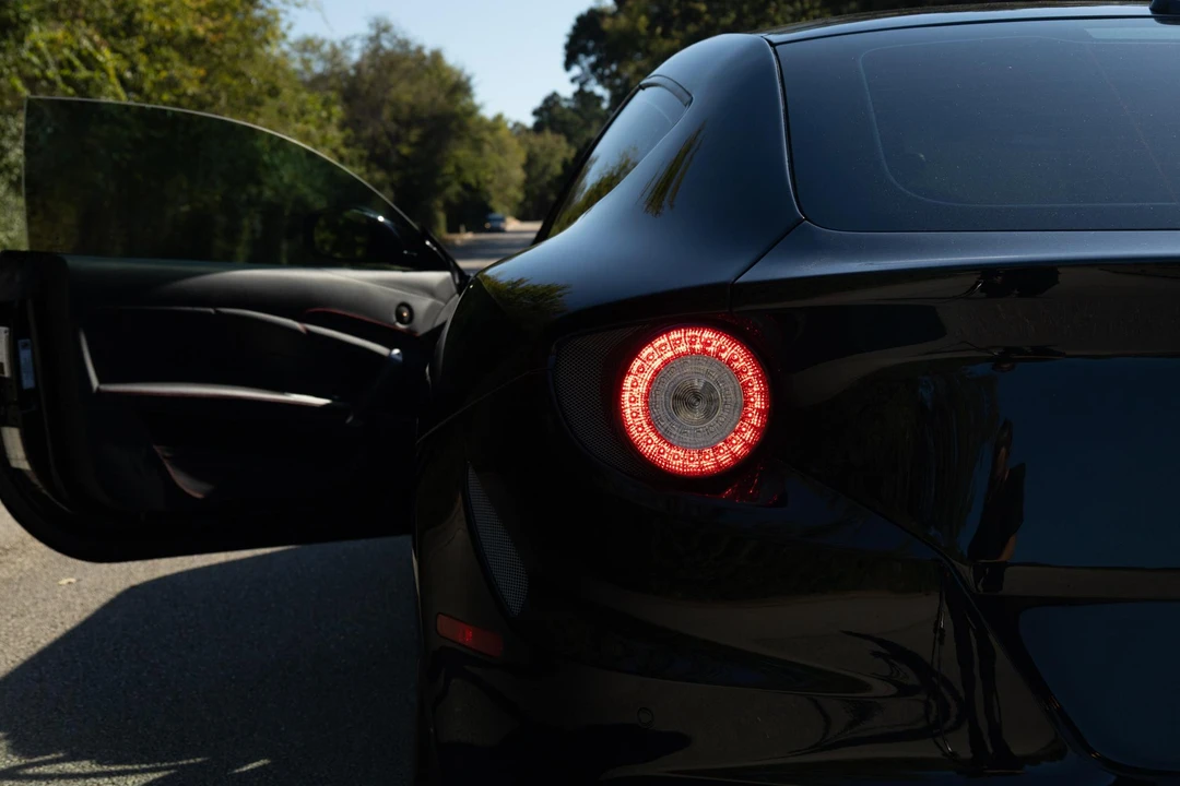 2016 Ferrari FF - Image 19 of 31