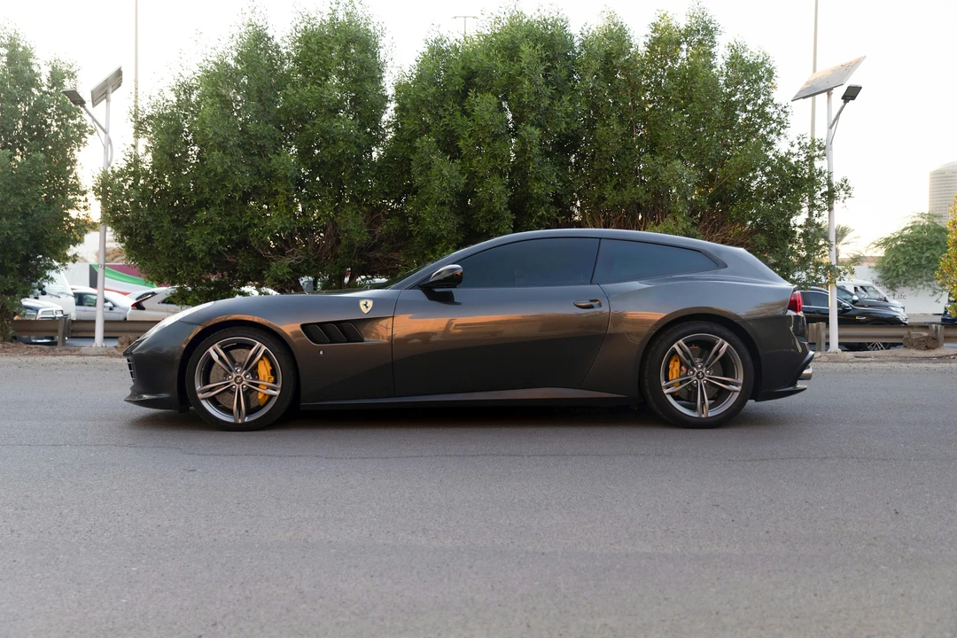 2016 Ferrari GTC4Lusso - Image 12 of 21