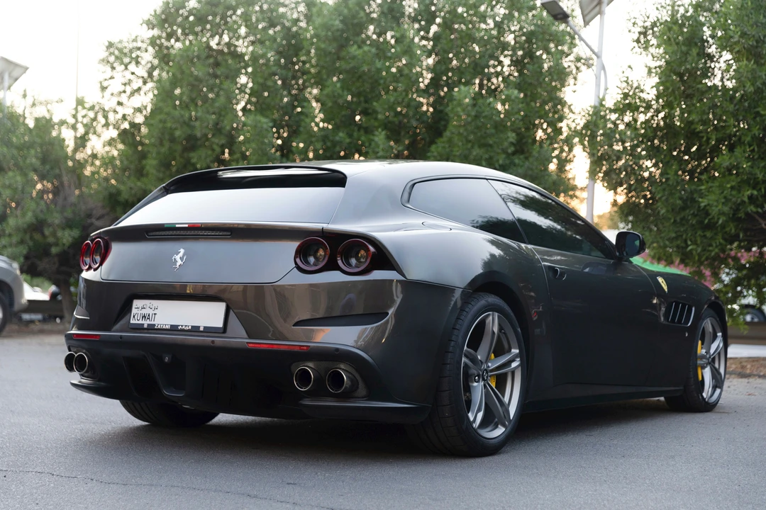 2016 Ferrari GTC4Lusso - Image 9 of 21