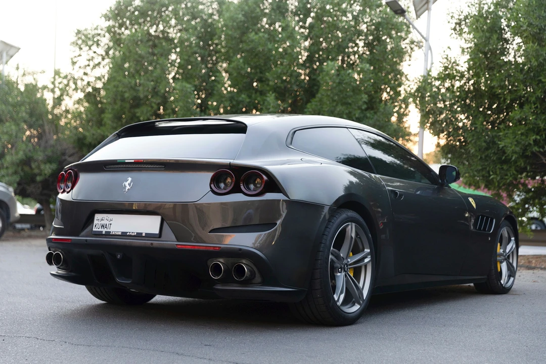 2016 Ferrari GTC4Lusso - Image 15 of 21