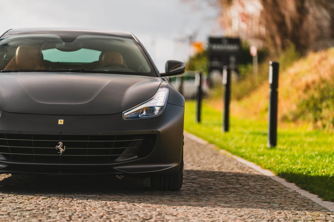 2016 Ferrari GTC4Lusso - Image 23 of 31