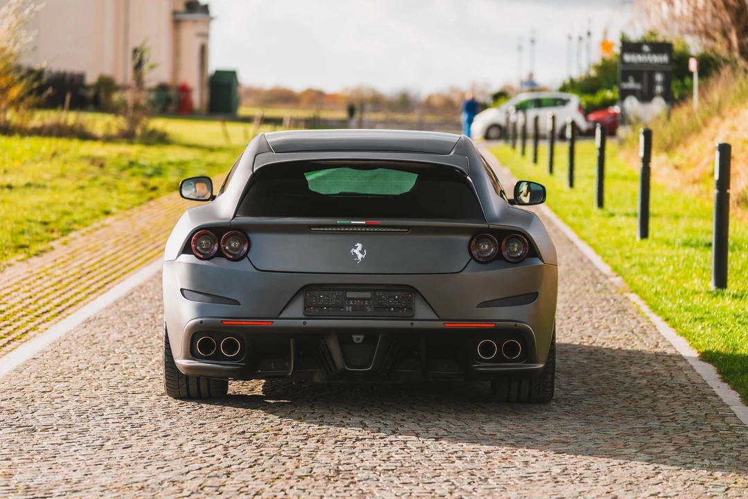 2016 Ferrari GTC4Lusso - Image 8 of 31