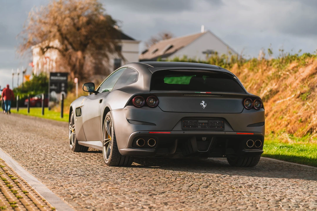 2016 Ferrari GTC4Lusso - Image 15 of 31
