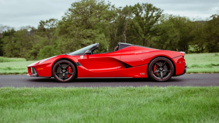 2016 Ferrari LaFerrari Aperta - Image 2 of 28