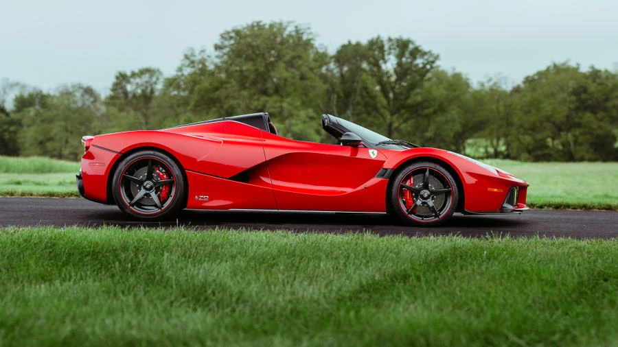2016 Ferrari LaFerrari Aperta - Image 9 of 28