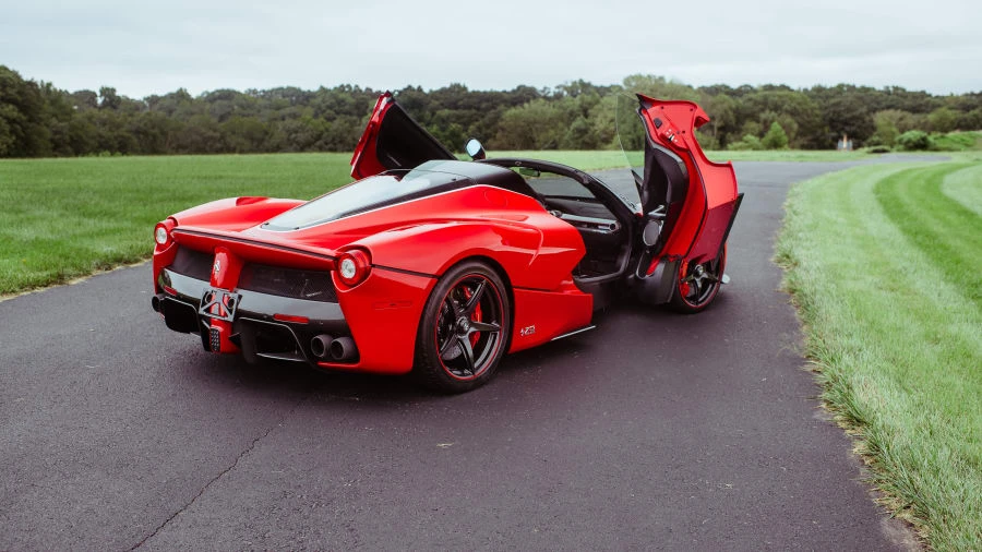 2016 Ferrari LaFerrari Aperta - Image 18 of 28