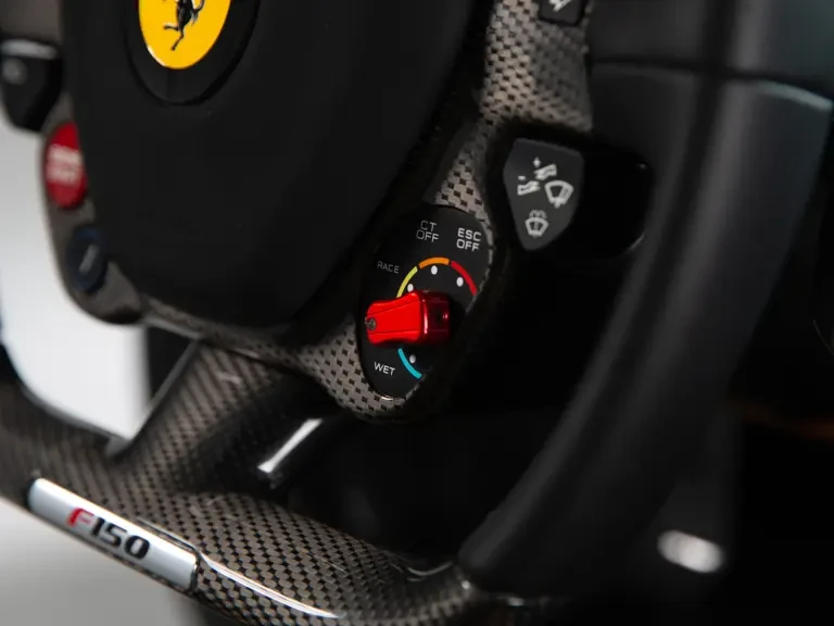 2016 Ferrari LaFerrari - Image 23 of 31