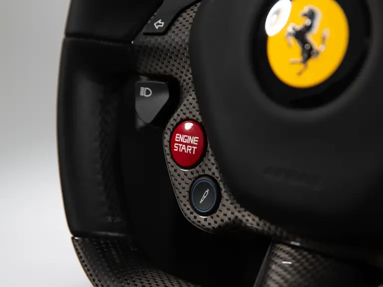 2016 Ferrari LaFerrari - Image 22 of 31