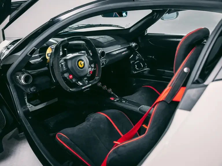 2016 Ferrari LaFerrari - Image 5 of 31