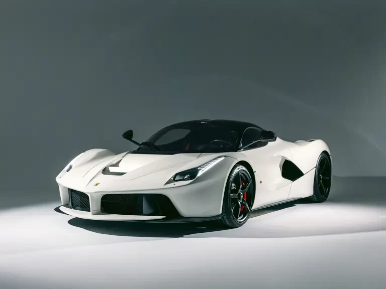 2016 Ferrari LaFerrari - Image 2 of 31