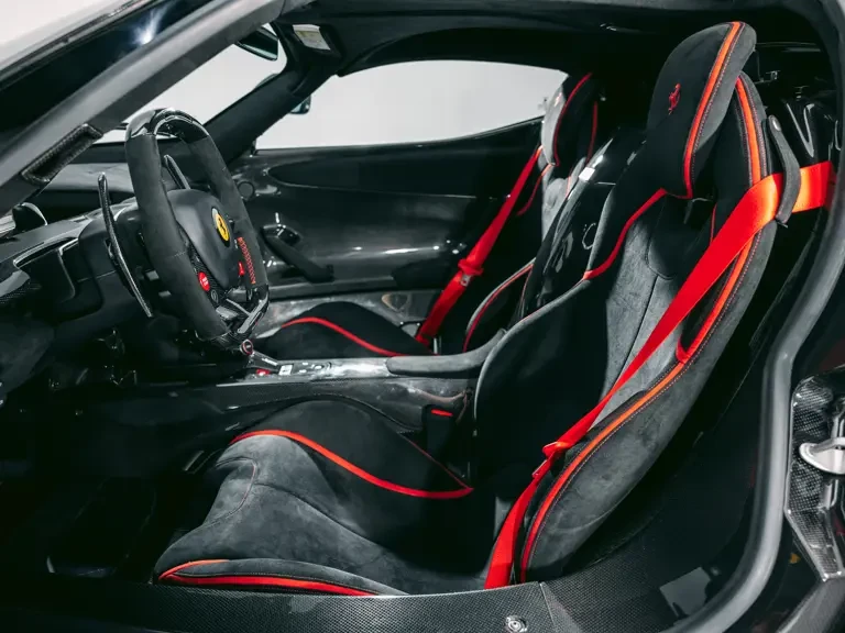 2016 Ferrari LaFerrari - Image 17 of 31