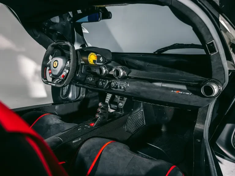 2016 Ferrari LaFerrari - Image 22 of 31