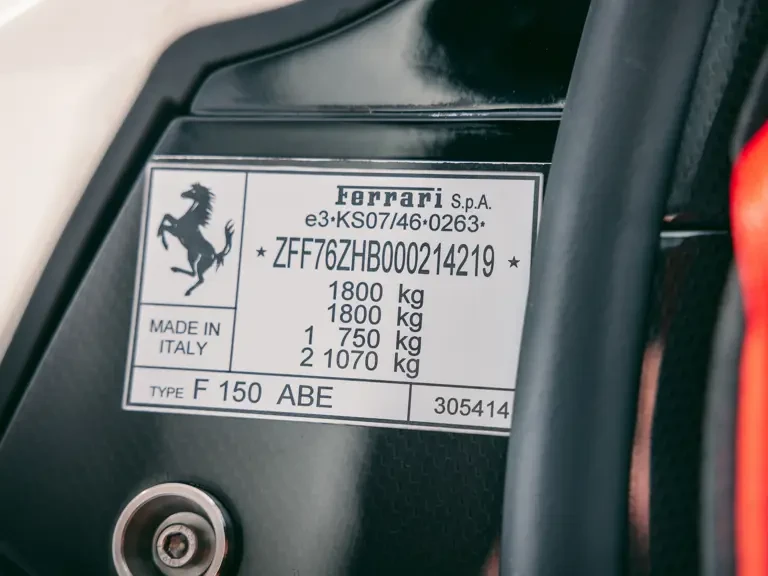2016 Ferrari LaFerrari - Image 18 of 31