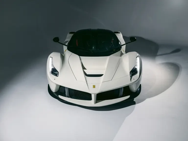 2016 Ferrari LaFerrari - Image 8 of 31