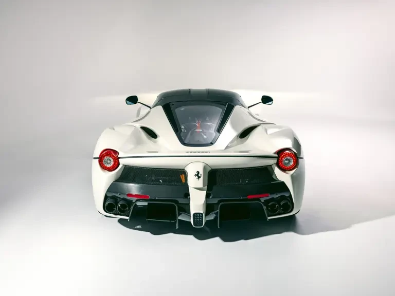 2016 Ferrari LaFerrari - Image 9 of 31