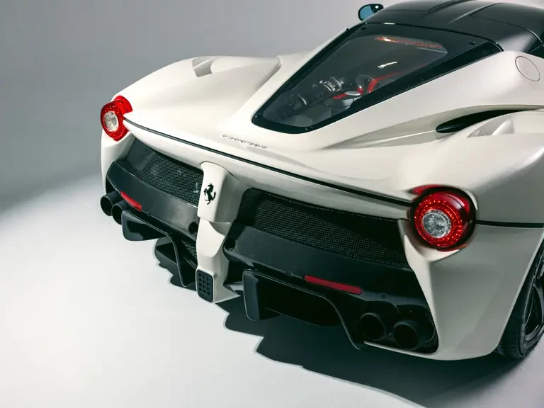 2016 Ferrari LaFerrari - Image 24 of 31