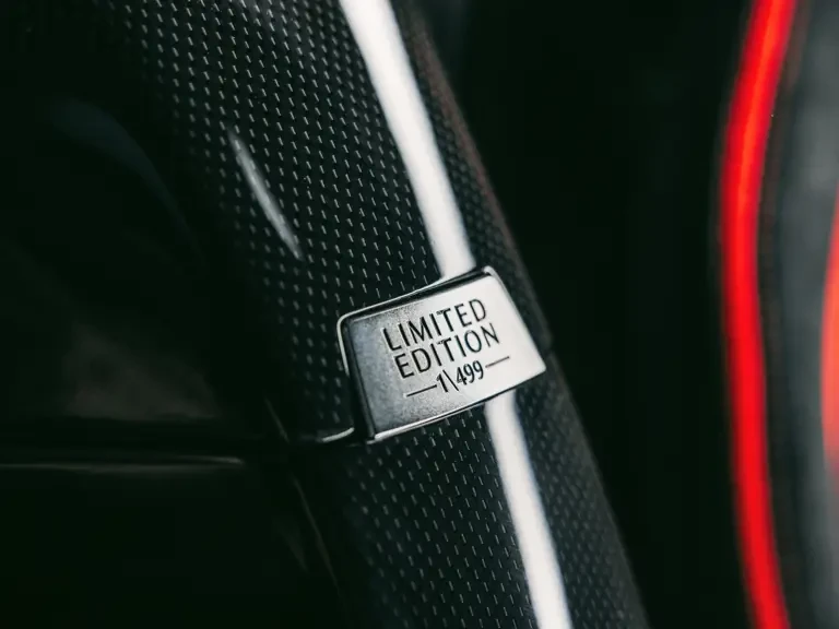 2016 Ferrari LaFerrari - Image 16 of 31