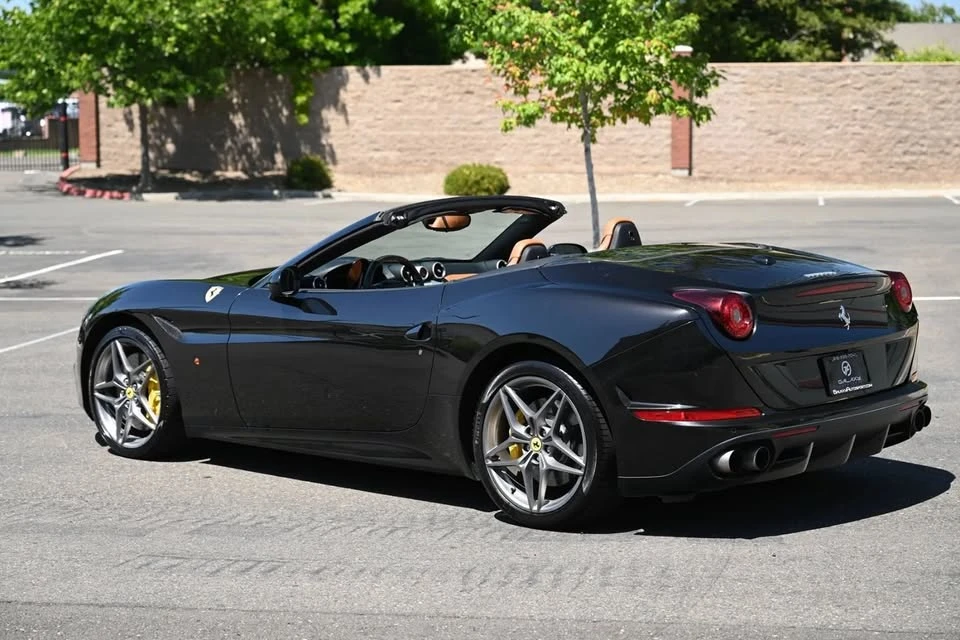 2016 Ferrari California T - Image 8 of 19