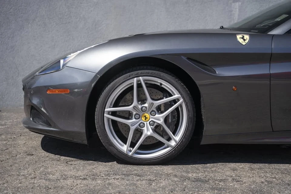 2016 Ferrari California T - Image 5 of 20