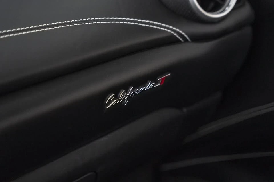 2016 Ferrari California T - Image 16 of 20