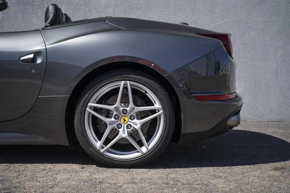 2016 Ferrari California T - Image 6 of 20