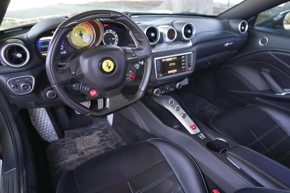 2016 Ferrari California T - Image 9 of 12