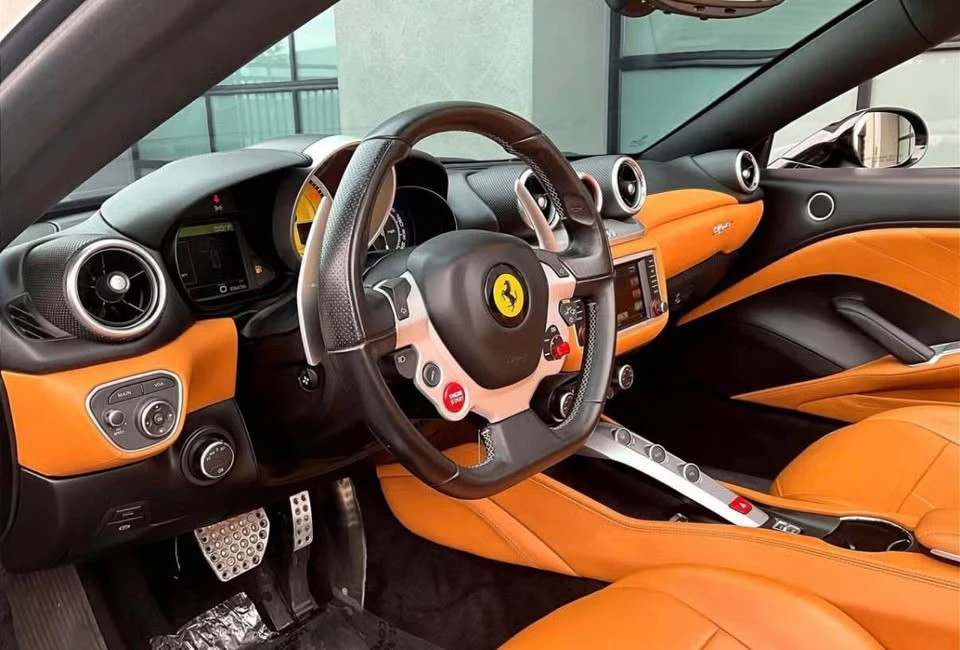 2016 Ferrari California T - Image 6 of 6