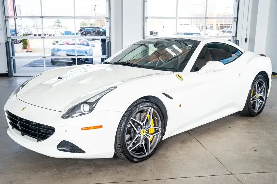 2016 Ferrari California T - Image 2 of 13