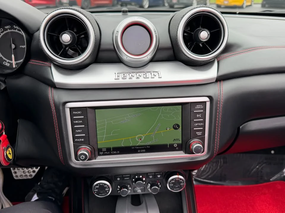 2016 Ferrari California T - Image 18 of 20