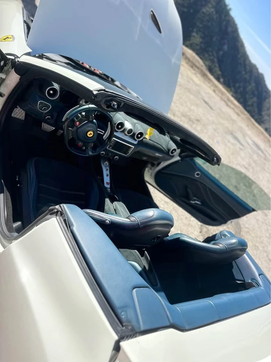 2016 Ferrari California T - Image 14 of 19