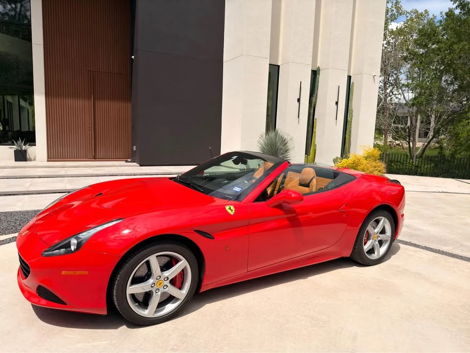 2016 Ferrari California T - Image 14 of 14